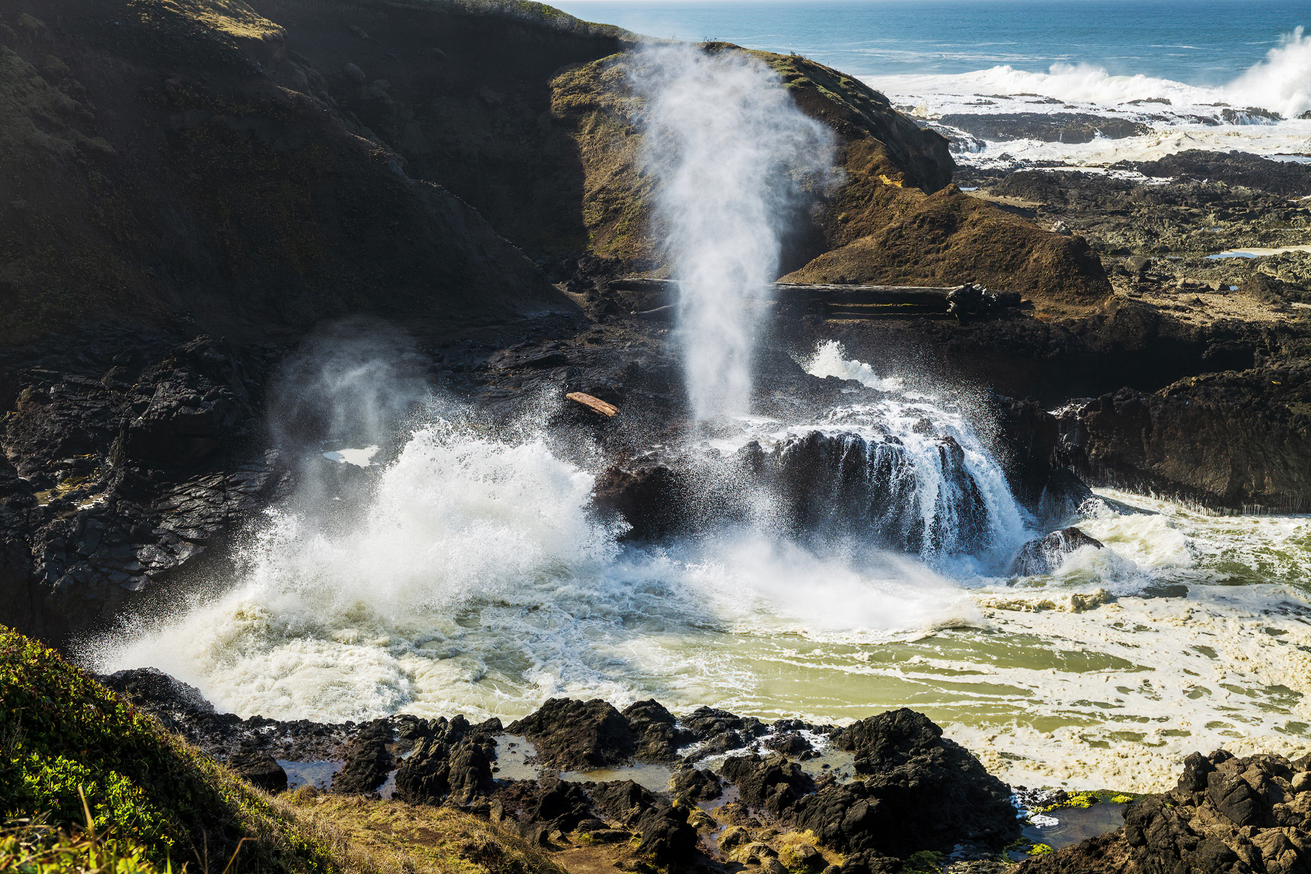 Devils Churn & Spouting Horn; Pacific Ocean; south of Yachats; Oregon, USA.