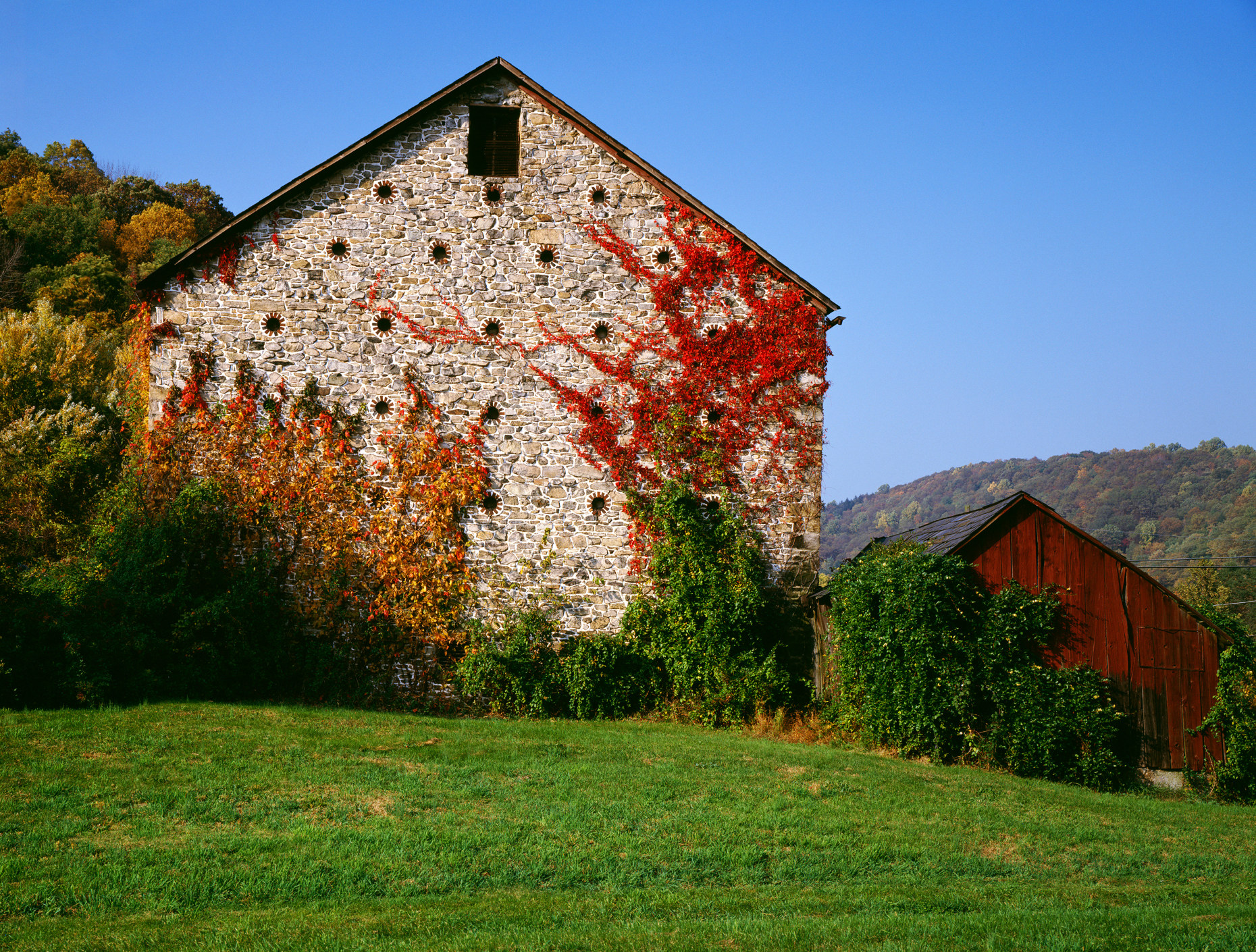 STONE BARN AT EASTON & SPRING MILL RDS., RIEGELSVILLE., PENNSYLV