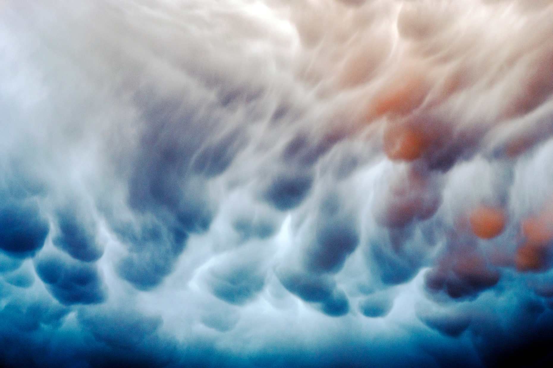 Mammatus; mammatocumulus; "mammary cloud”; unusual cloud form