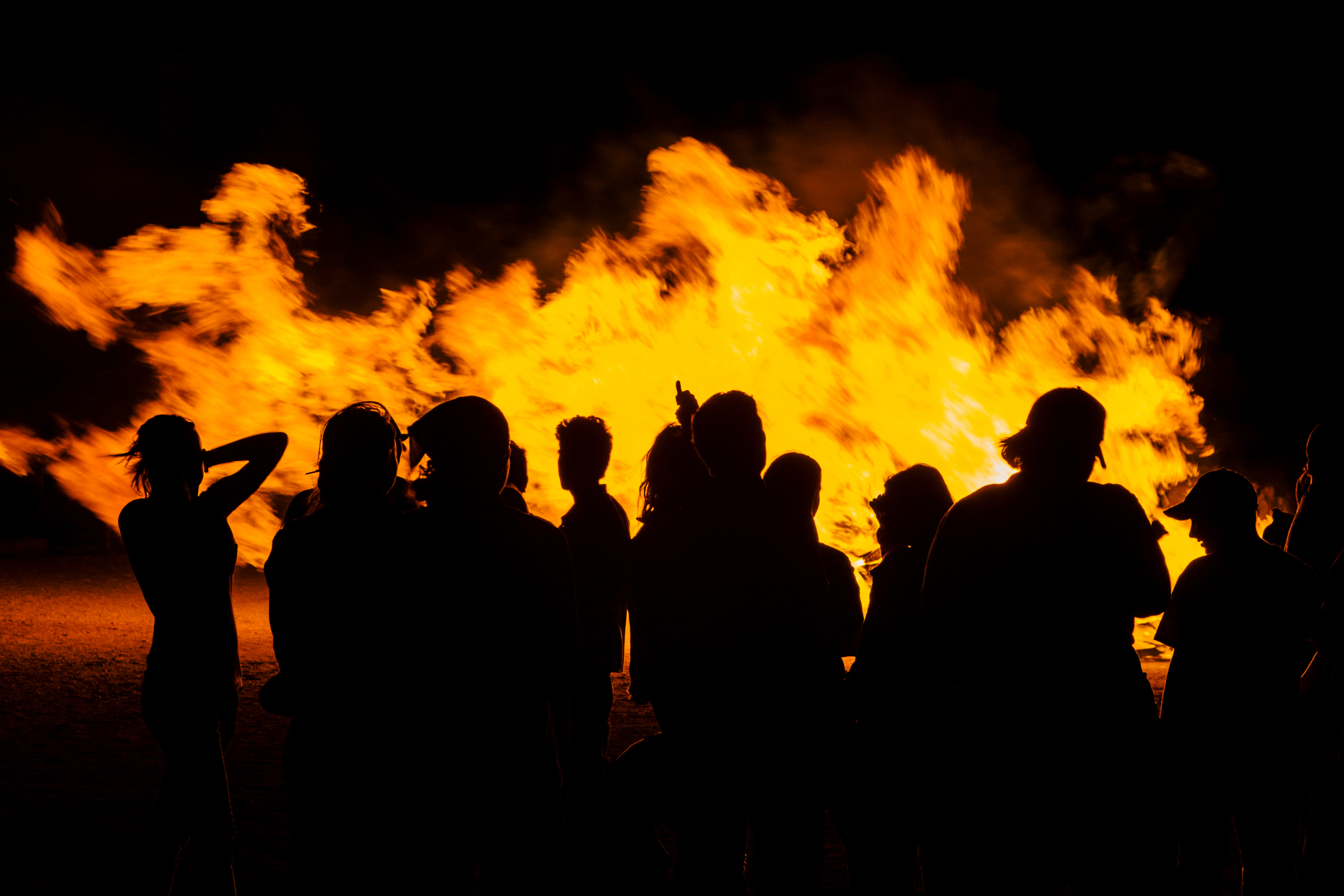 High school students gather for annual autumn pep rally and bonfire